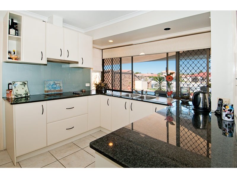 16 Matthew Flinders Drive, Hollywell QLD 4216