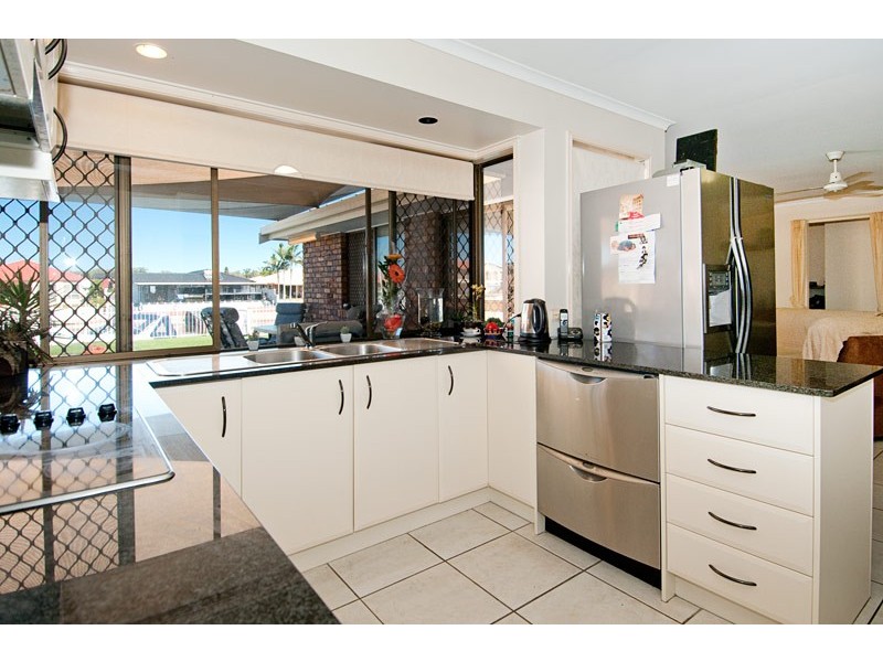 16 Matthew Flinders Drive, Hollywell QLD 4216