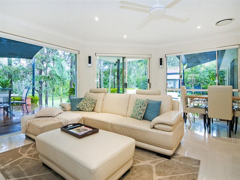 29 Desert Falls Crescent, Parkwood QLD 4214