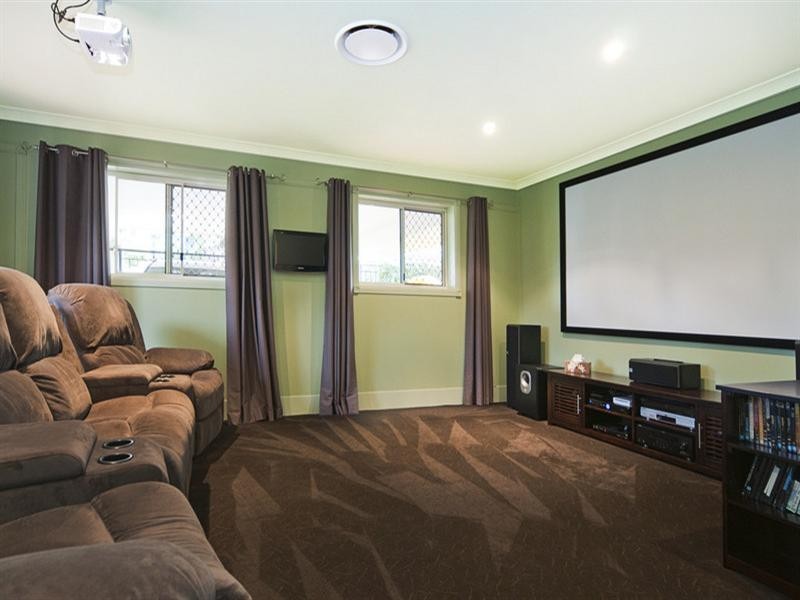 29 Desert Falls Crescent, Parkwood QLD 4214