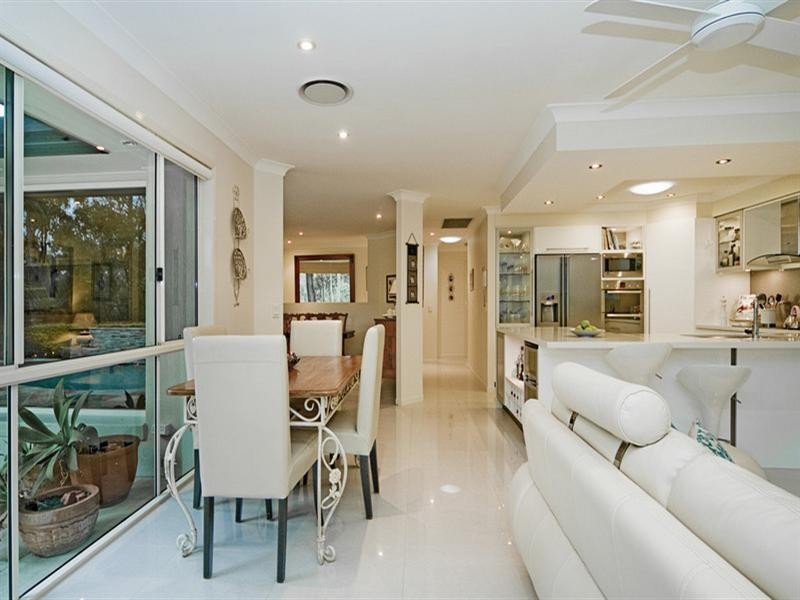 29 Desert Falls Crescent, Parkwood QLD 4214