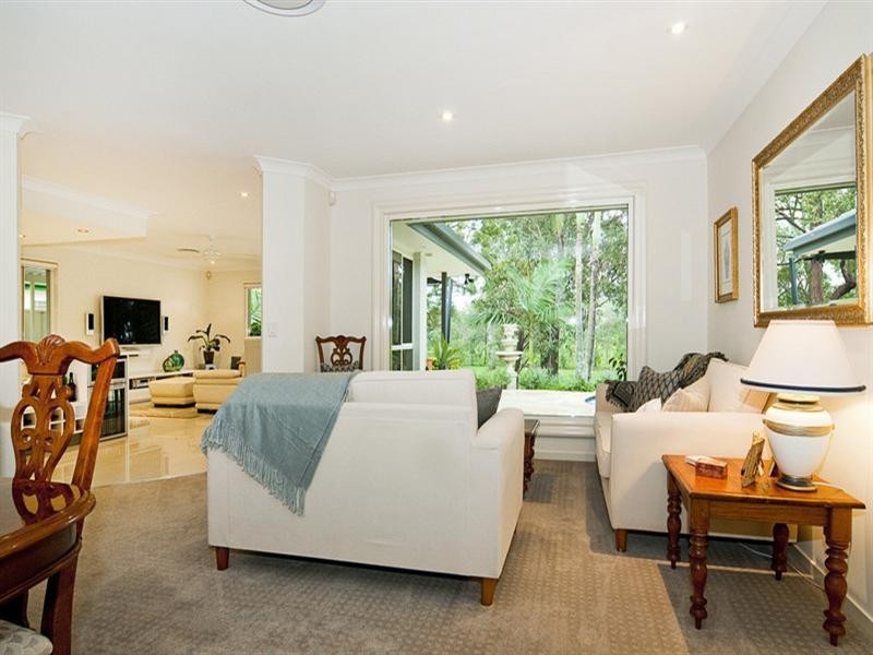 29 Desert Falls Crescent, Parkwood QLD 4214