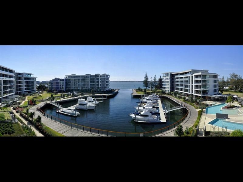 4202/323 Bayview Street, Hollywell QLD 4216