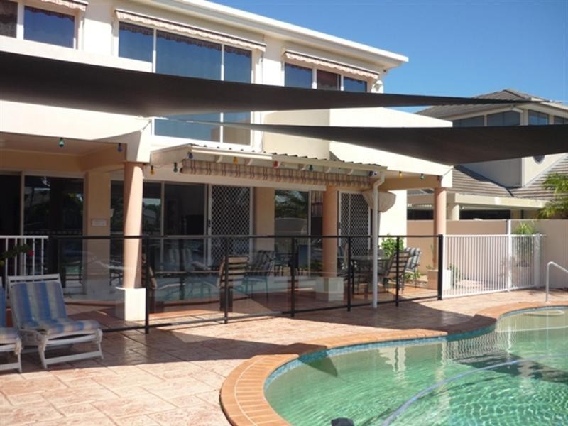 14 Nirvana Court, Runaway Bay QLD 4216