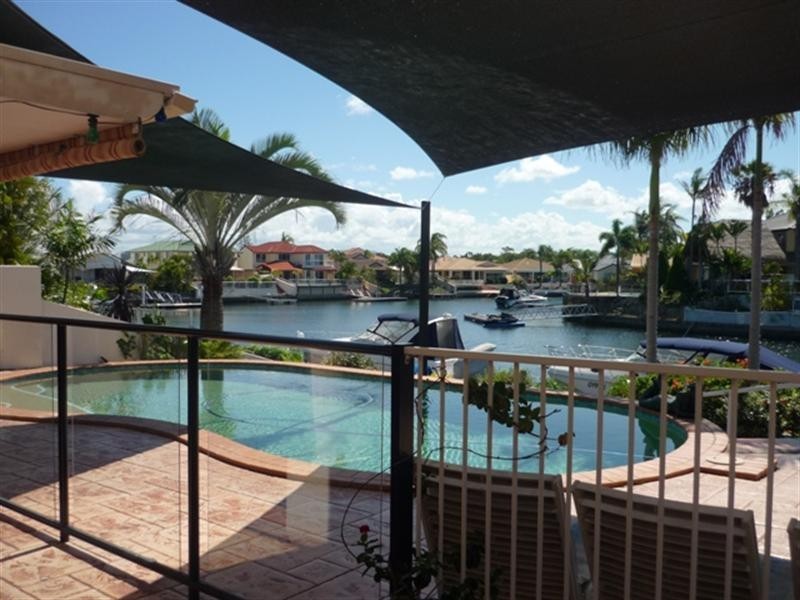 14 Nirvana Court, Runaway Bay QLD 4216