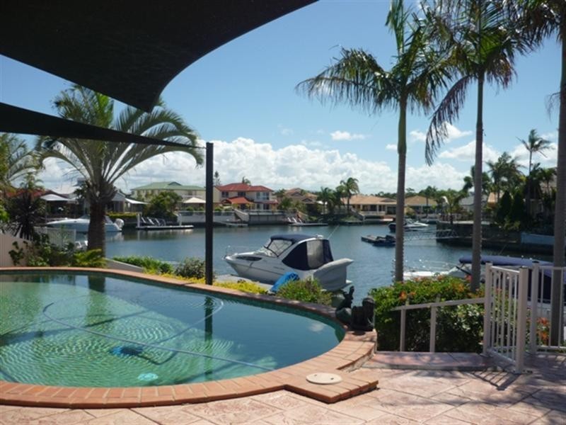 14 Nirvana Court, Runaway Bay QLD 4216