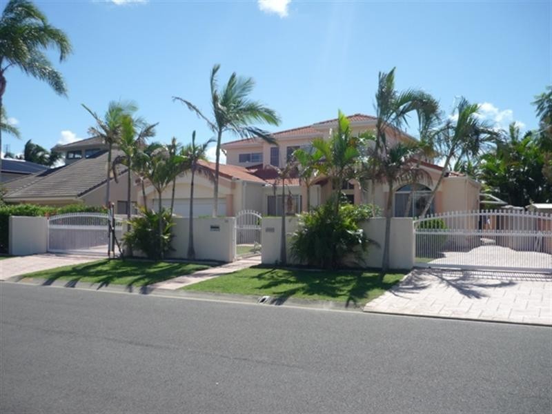 14 Nirvana Court, Runaway Bay QLD 4216