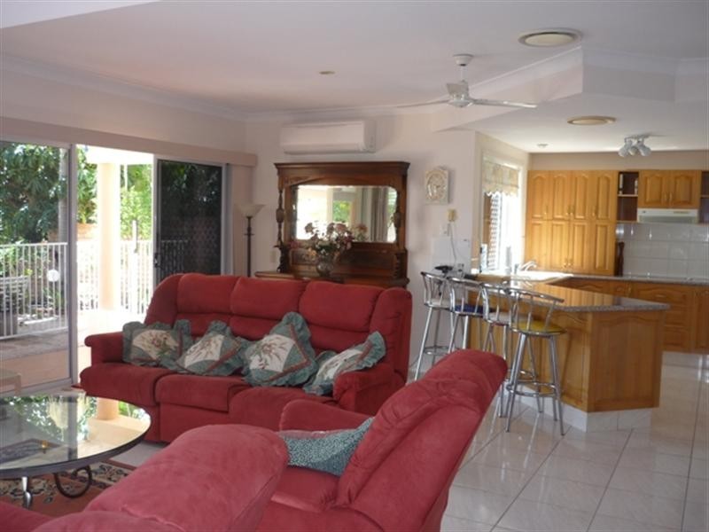 14 Nirvana Court, Runaway Bay QLD 4216