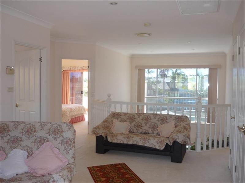 14 Nirvana Court, Runaway Bay QLD 4216