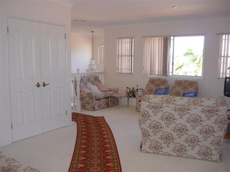 14 Nirvana Court, Runaway Bay QLD 4216