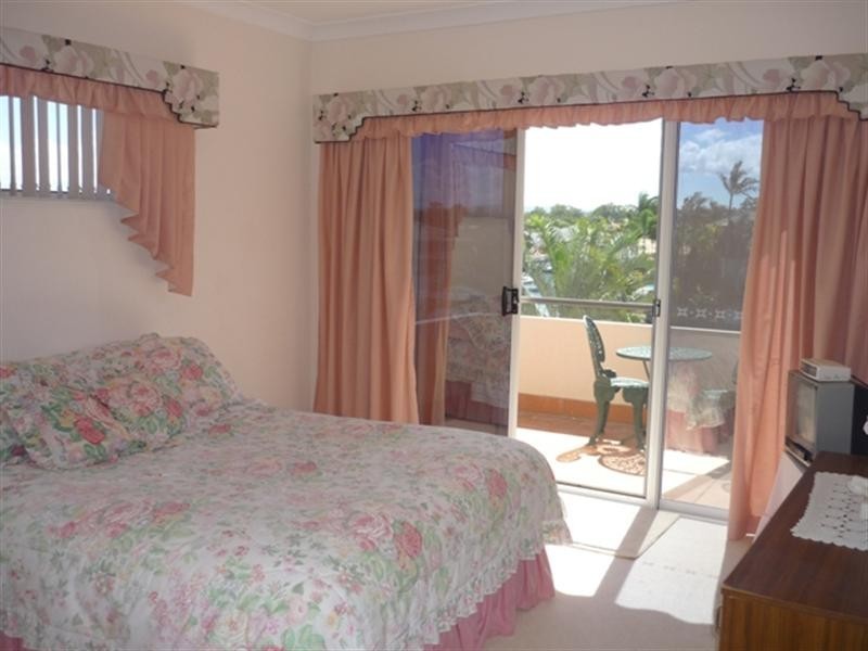 14 Nirvana Court, Runaway Bay QLD 4216