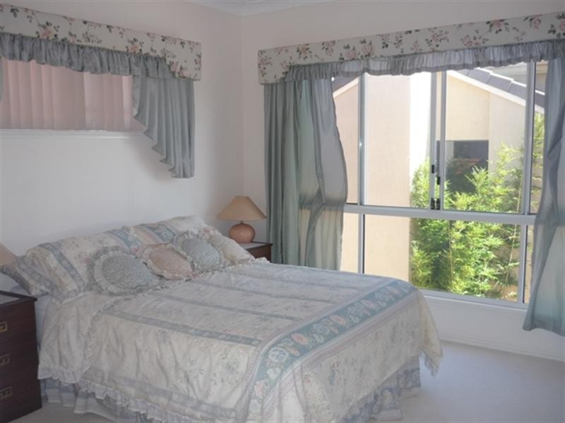 14 Nirvana Court, Runaway Bay QLD 4216