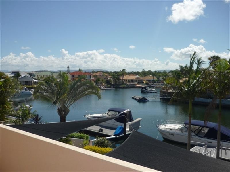 14 Nirvana Court, Runaway Bay QLD 4216