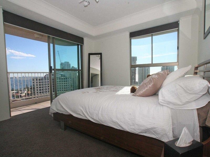 38/20 Cronin Avenue, Main Beach QLD 4217