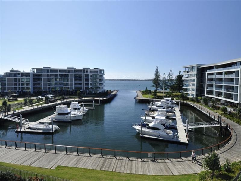 4103/323 Bayview Street, Hollywell QLD 4216