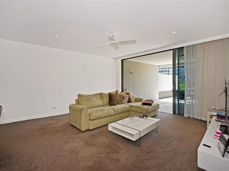 4103/323 Bayview Street, Hollywell QLD 4216