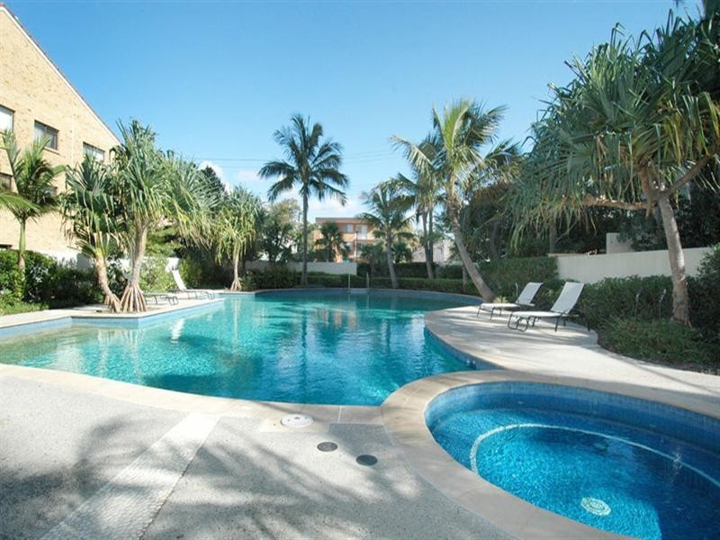 60/326 Marine Parade, Labrador QLD 4215