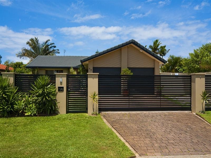39 Sundown Drive, Paradise Point QLD 4216