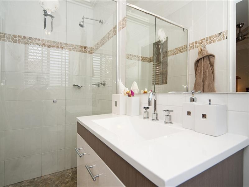 39 Sundown Drive, Paradise Point QLD 4216