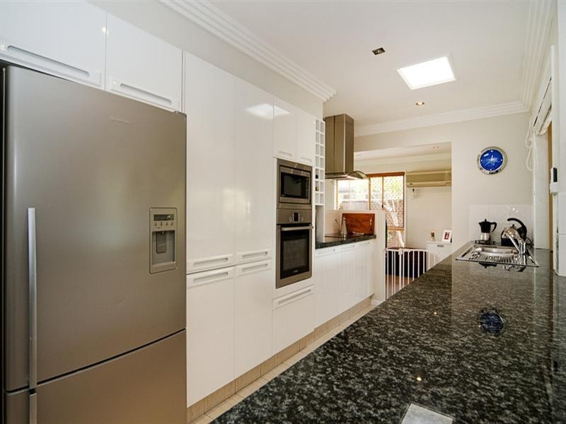 39 Sundown Drive, Paradise Point QLD 4216
