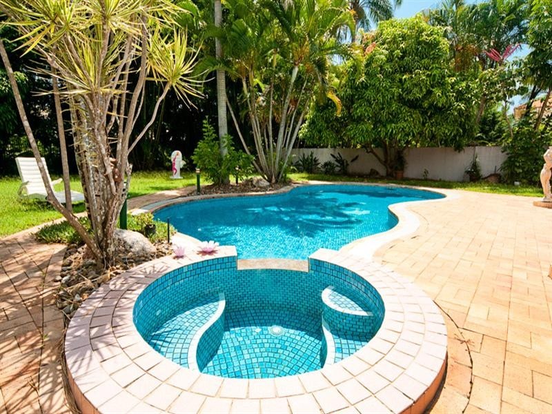 103 Santa Cruz Boulevard, Clear Island Waters QLD 4226