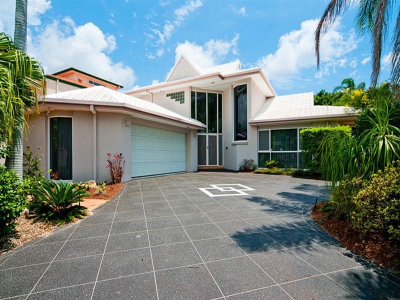 103 Santa Cruz Boulevard, Clear Island Waters QLD 4226