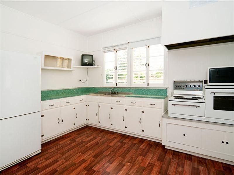 23 Bruce Avenue, Paradise Point QLD 4216