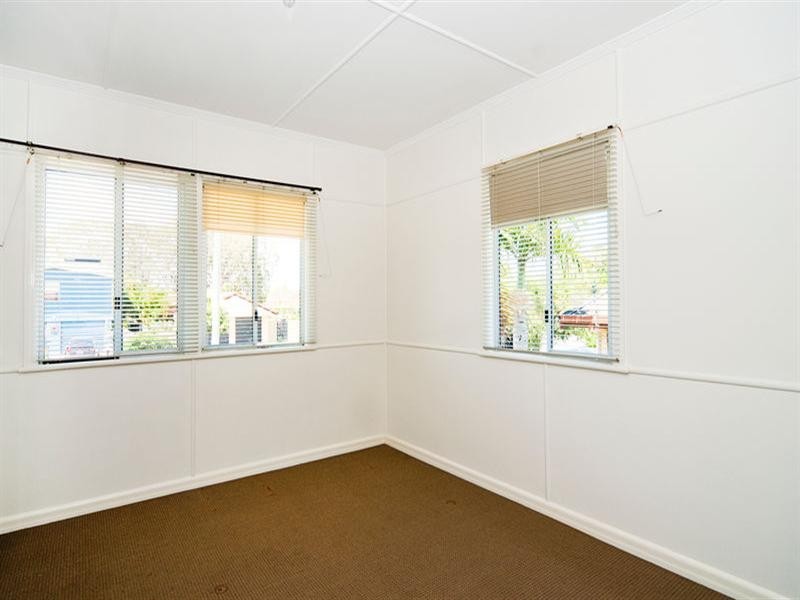 23 Bruce Avenue, Paradise Point QLD 4216