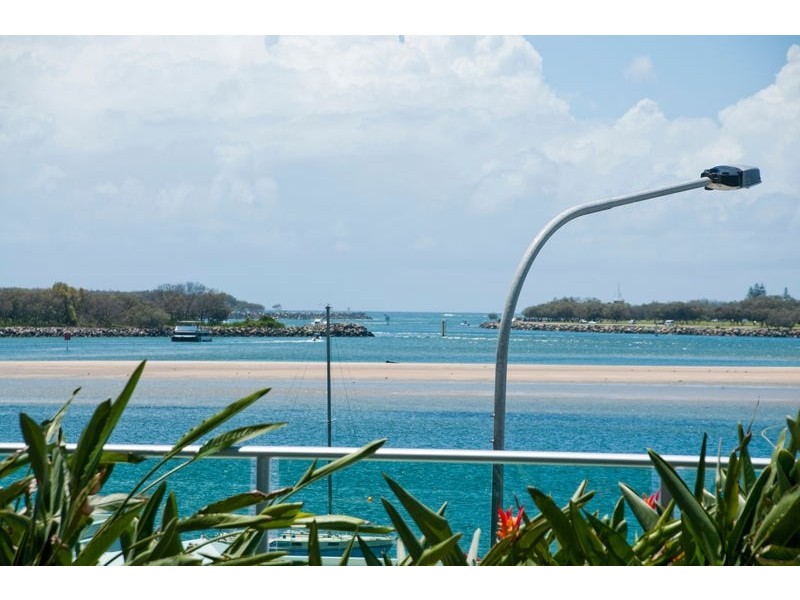 206/300 Marine Parade, Labrador QLD 4215