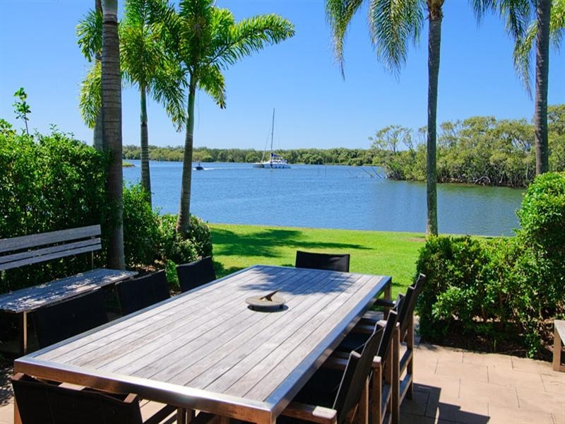Hope Island QLD 4212