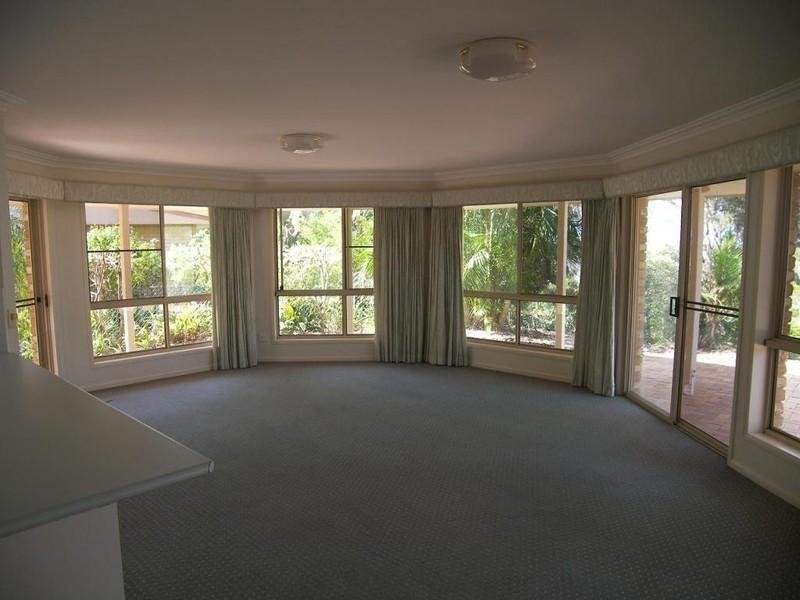 8 VINE Street, Redland Bay QLD 4165