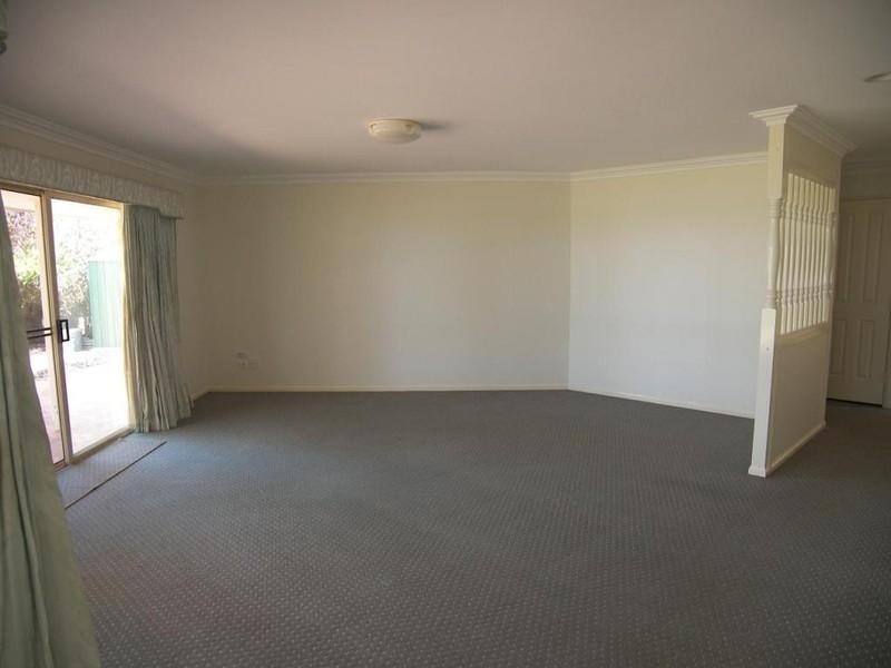 8 VINE Street, Redland Bay QLD 4165