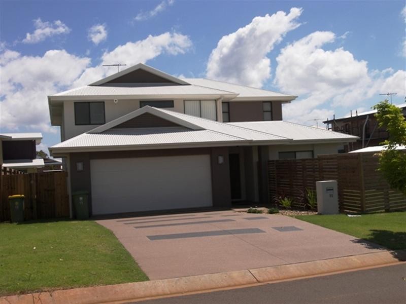 11 HIGHLAND Place, Redland Bay QLD 4165