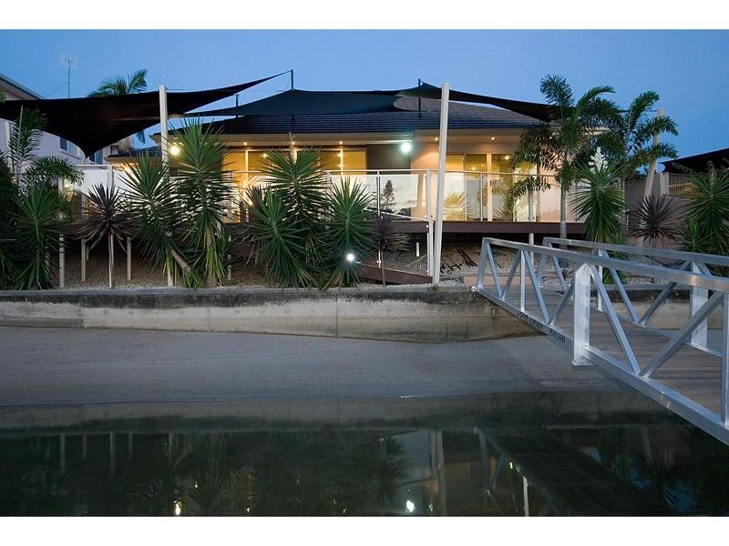 26 Seaspray Street, Paradise Point QLD 4216