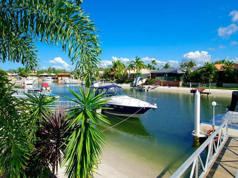 26 Seaspray Street, Paradise Point QLD 4216