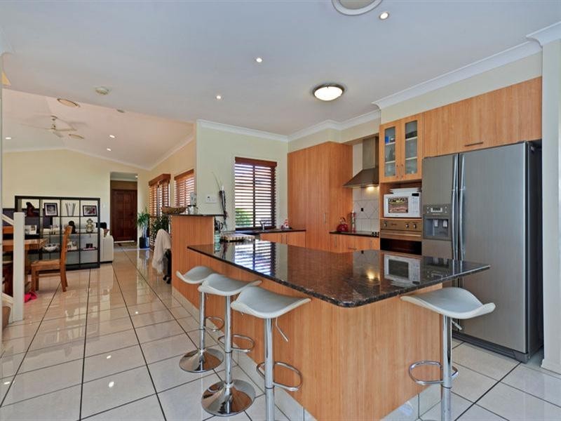 541 Oyster Cove Promenade, Helensvale QLD 4212