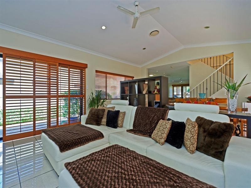 541 Oyster Cove Promenade, Helensvale QLD 4212