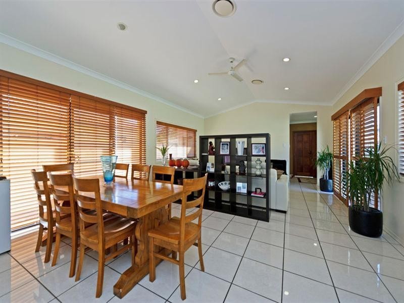 541 Oyster Cove Promenade, Helensvale QLD 4212