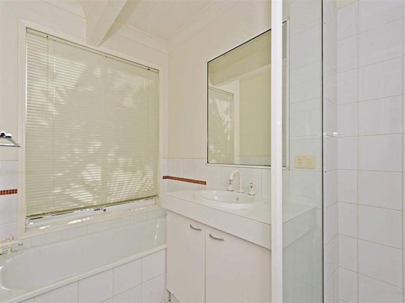 90 Boykambil Esplanade Nth, Hope Island QLD 4212