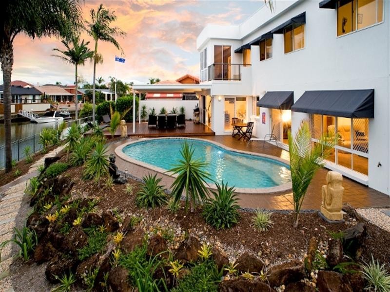 15 Smugglers Place, Runaway Bay QLD 4216