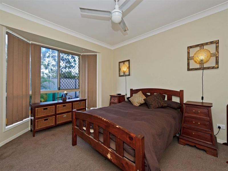 176 Greenacre Drive, Arundel QLD 4214