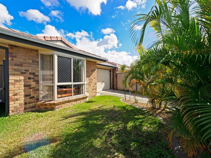 176 Greenacre Drive, Arundel QLD 4214