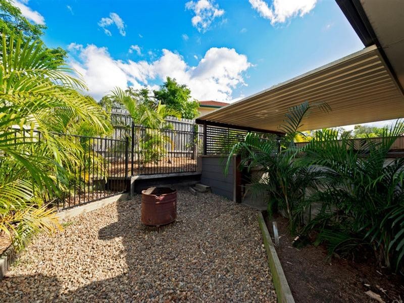 176 Greenacre Drive, Arundel QLD 4214
