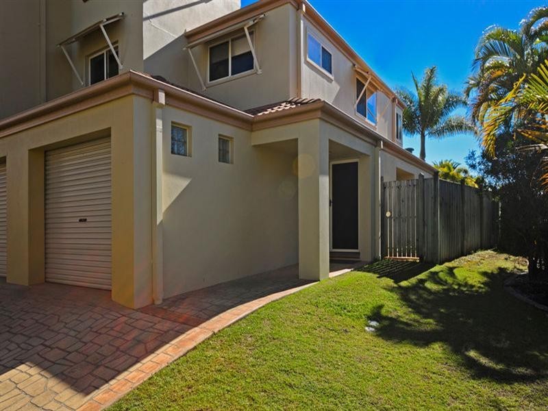 45/82-86 Limetree Parade, Runaway Bay QLD 4216