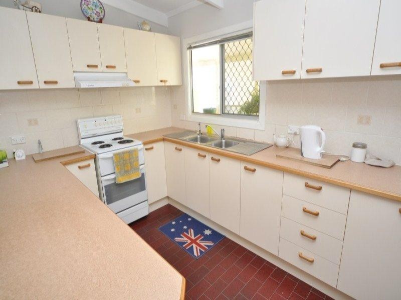 34 Abalone Avenue, Paradise Point QLD 4216