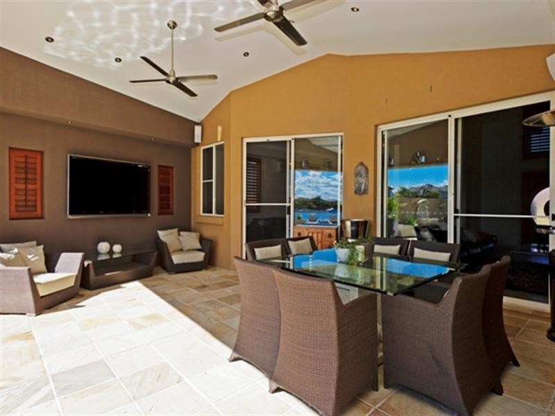 21 Oyster Cove Promenade, Hope Island QLD 4212