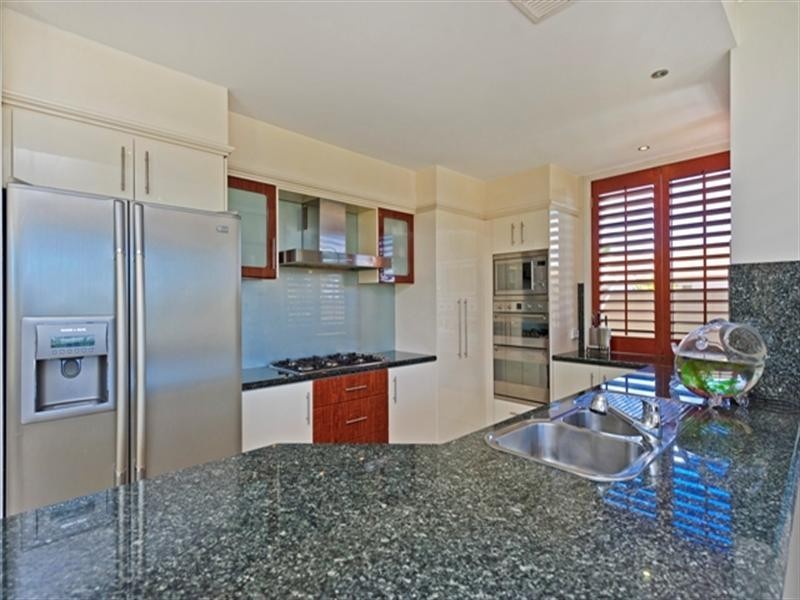 21 Oyster Cove Promenade, Hope Island QLD 4212