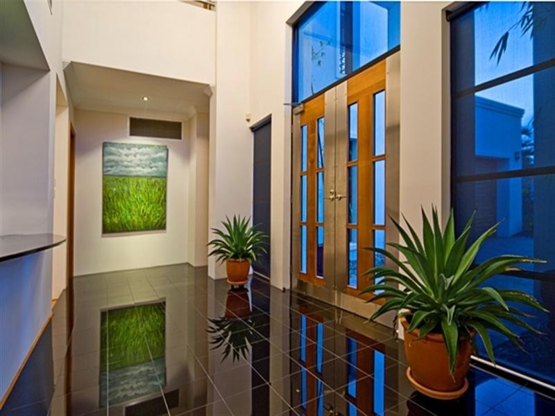 41 King Arthurs Court, Sovereign Islands QLD 4216