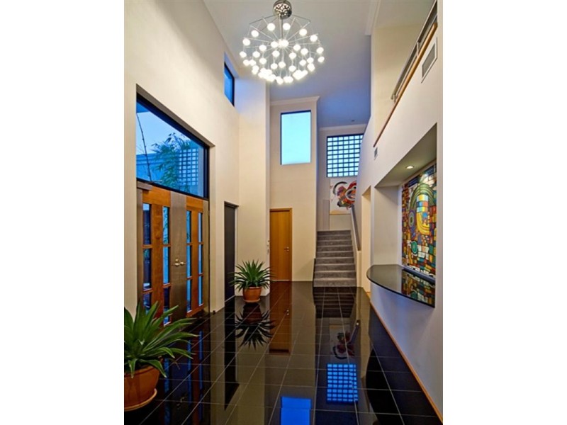 41 King Arthurs Court, Sovereign Islands QLD 4216