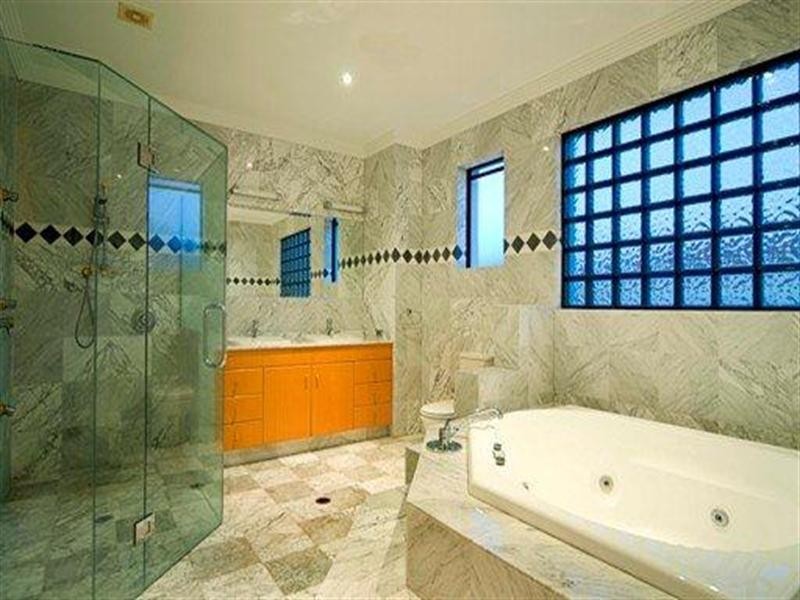 41 King Arthurs Court, Sovereign Islands QLD 4216